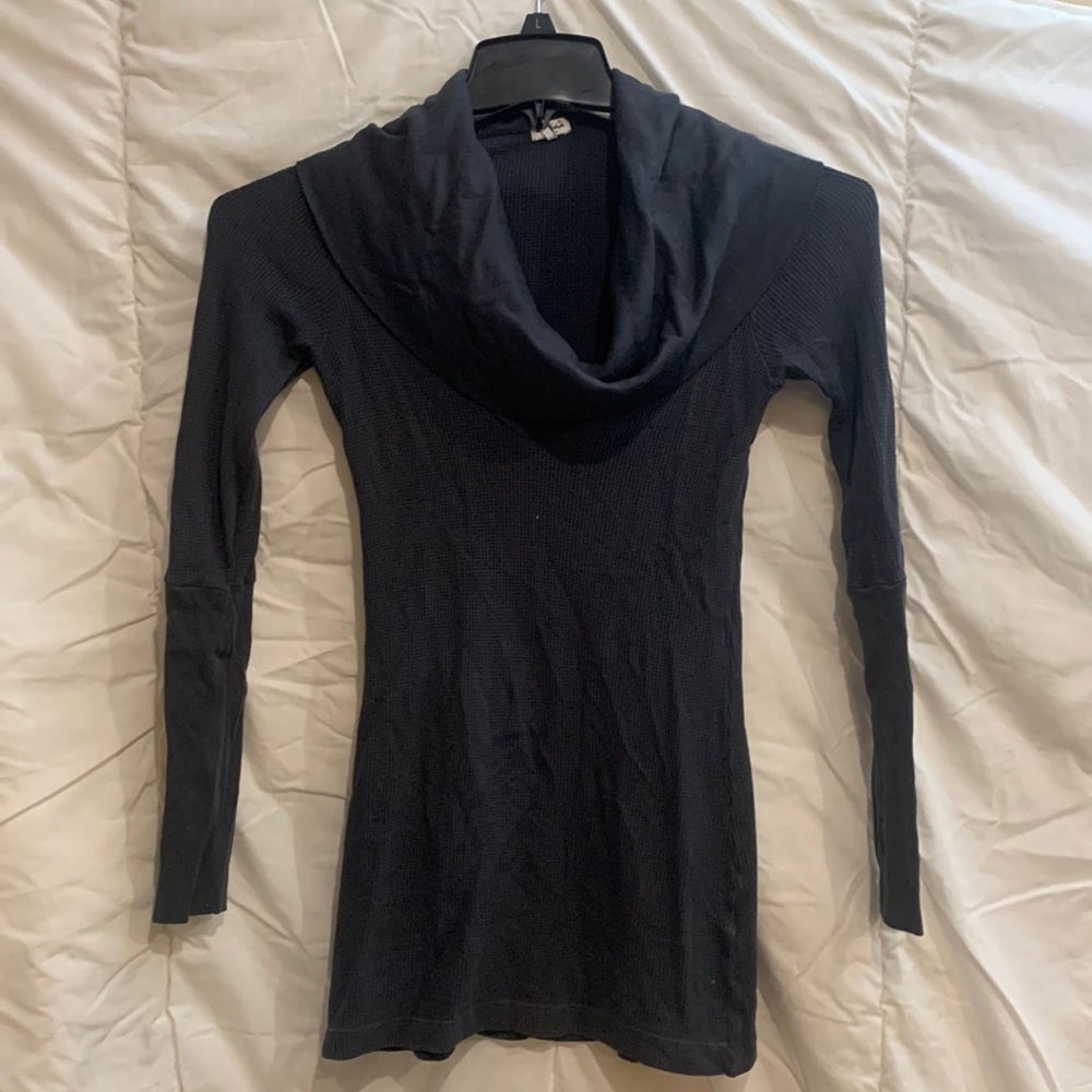 Cowl neck long sleeve shirt